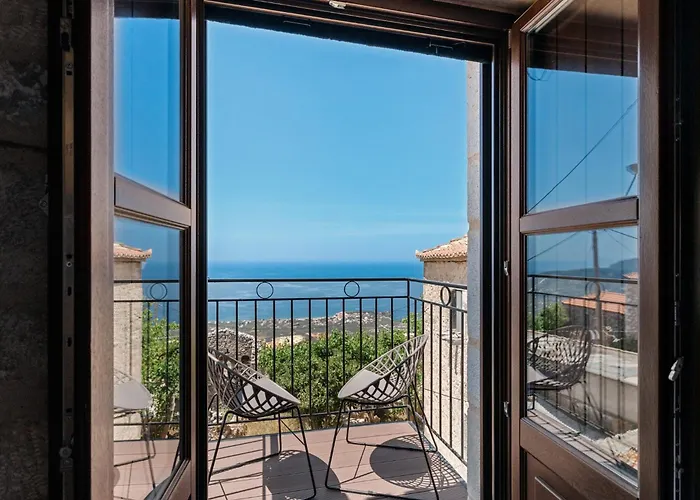 Hawk Tower Apartment - Pyrgos Towers Complex