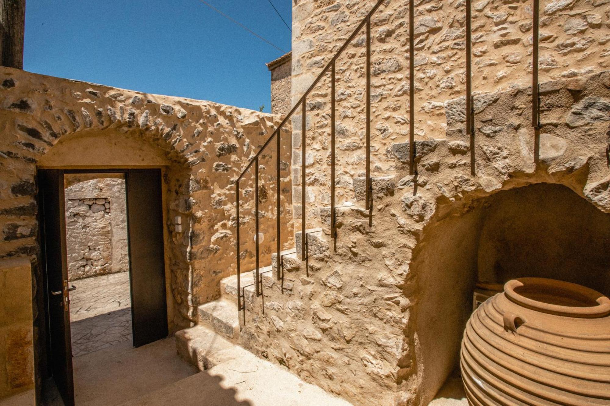 Hawk Tower - Towers Complex Pirgos (Mani)